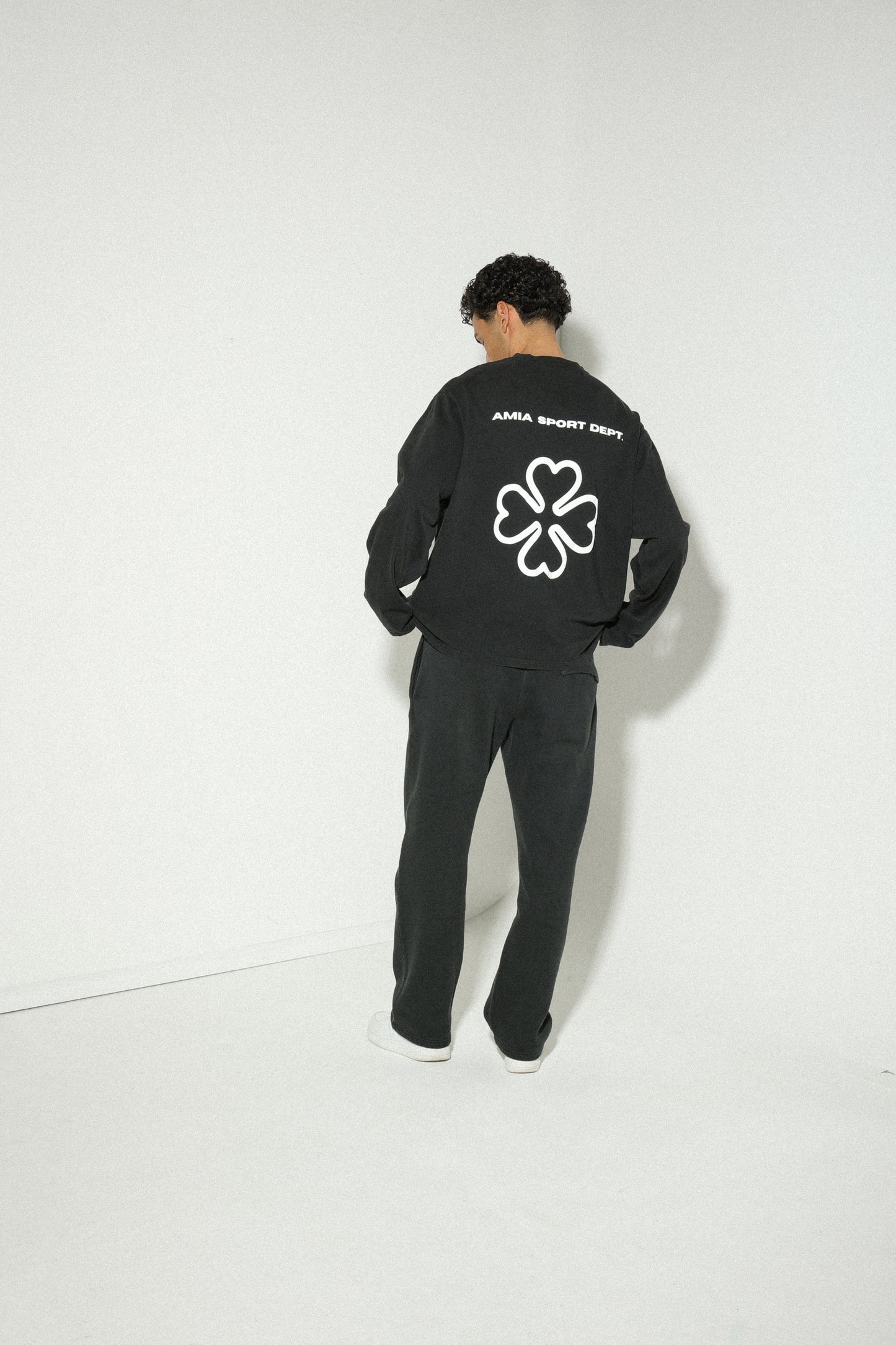 AMIA SPORT DEPT. LONGSLEEVE - WASHED BLACK